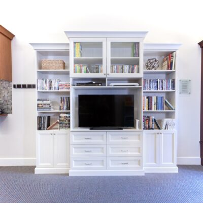 Entertainment center